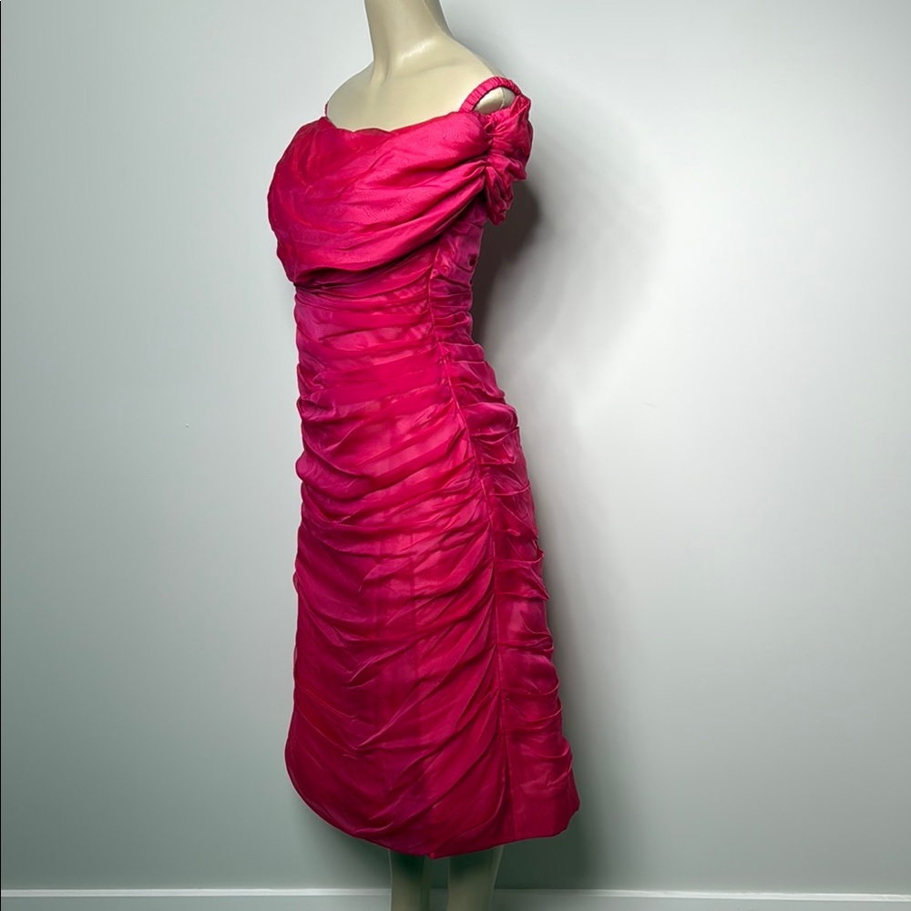 Elegant Pink Off-Shoulder Ruched Midi Dress - Picture 4 of 11